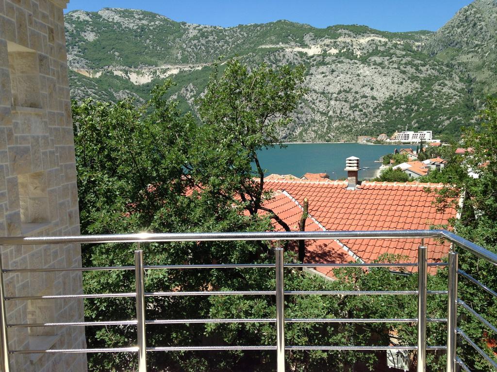 Apartments Risan Pokoj fotografie